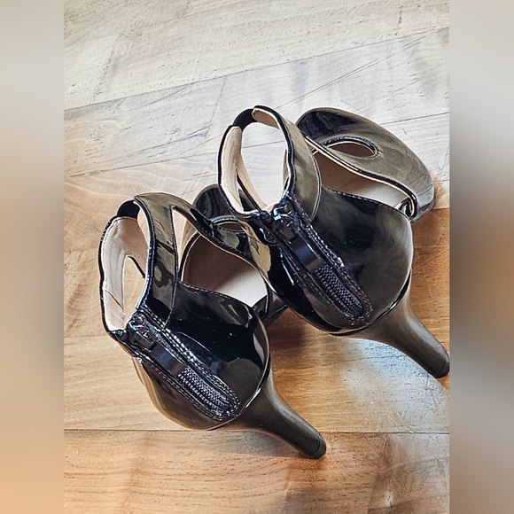 NWOT - WuORWu "Women's Black Patent Leather Closed Toe Pumps" - Picture 3 of 11